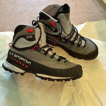 LA SPORTIVA 스포르티바