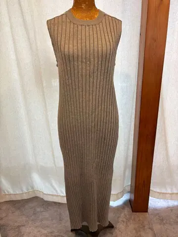 HYKE 그레이 슬리브리스 롱 원피스