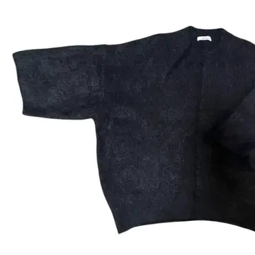 미라 오웬 블랙 스웨터