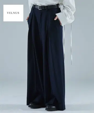 [ 새상품 ] VELNUS 더블 턱 디자인 와이드 플레어 슬랙스 M
