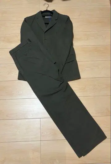 INHERIT 캐주얼 수트 올리브 그린