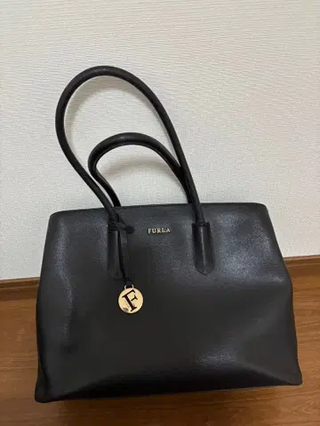 FURLA 블랙 토트백