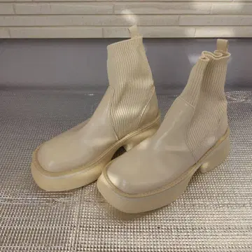 통굽 크림색 사이드 고어 부츠