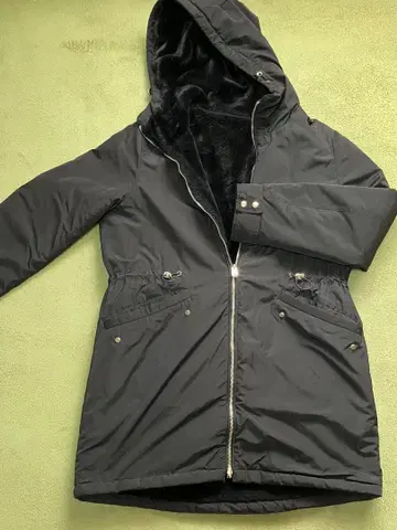 블랙 후드 부착 점퍼