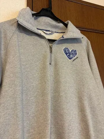 sienne 하트 무늬 자수 그레이 하프 지퍼 후드티 한국 성수