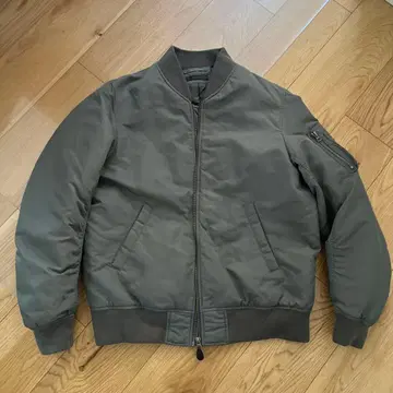 유니클로 MA-1 봄버 플라이트 자켓