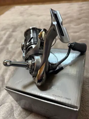 리브레 스퀴드매니아 98 레드/티타늄/오오로라 골드 미사용품