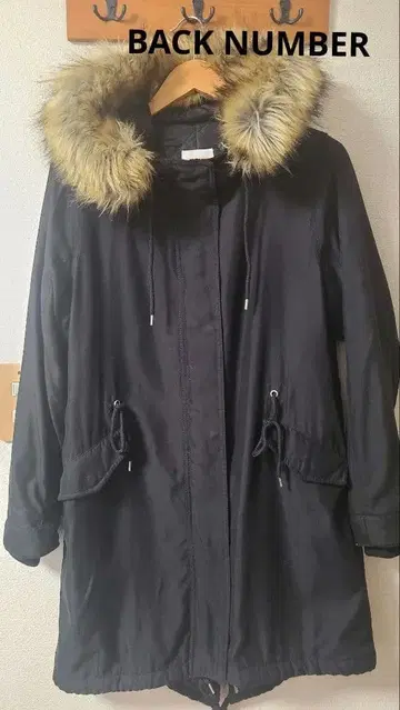 백넘버 BACK NUMBER 블랙 퍼 부착 모즈 코트 L 사이즈