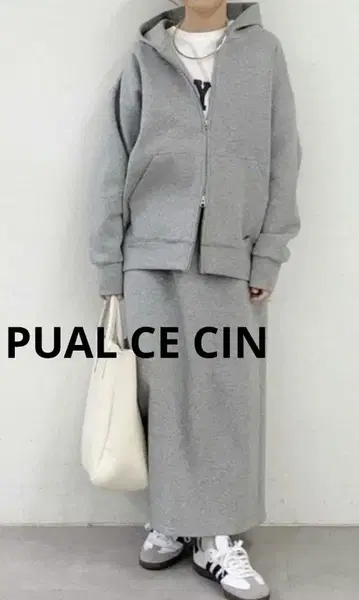 PUAL CE CIN 종이상자 W 지퍼 후드티 + 스커트 셋업