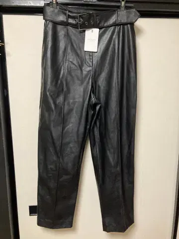 TED BAKER 블랙 가죽 팬츠