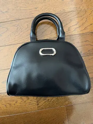 Kastane 블랙 핸드백