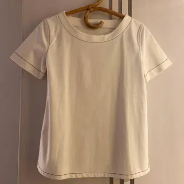 MAX&Co. 화이트 반팔 티셔츠