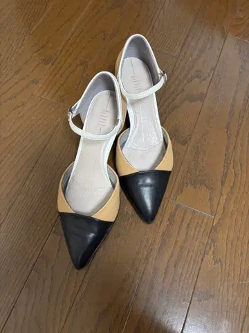 새상품급 fitfit 세퍼레이트 포인티드 힐 스니커즈 24cm