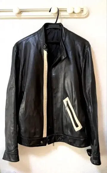 블랙 가죽 싱글 라이더 자켓