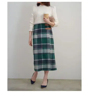 Liala PG 프릴 넥 & 슬리브 니트