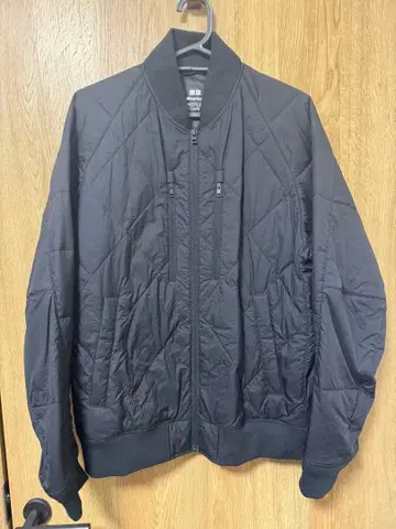 UNIQLO 화이트 마운티니어링 다운 자켓 S