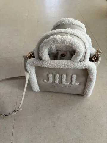 질스튜어트 보아 숄더백