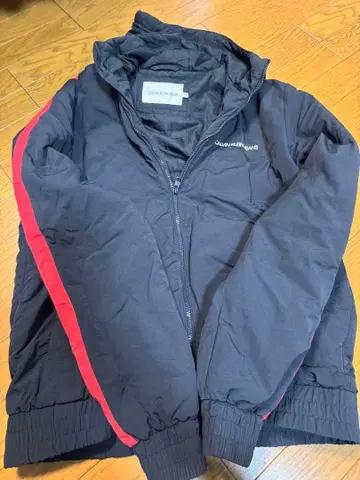 [ 기간 한정 ] Calvin Klein 후드 부착 나일론 자켓