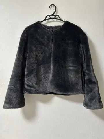 미사용 GU 에코 퍼 노카라 자켓