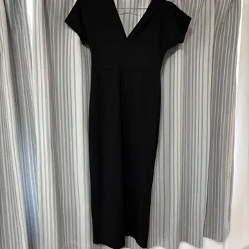 벌스데이 바쉬 블랙 타이트 원피스