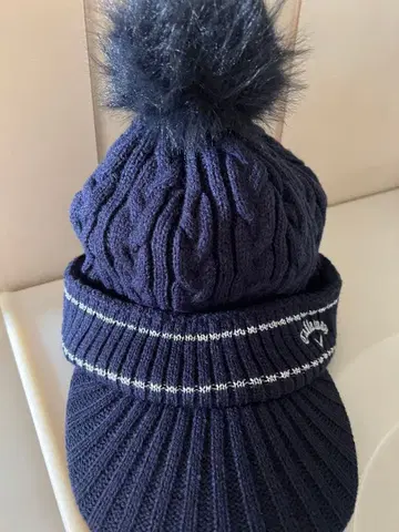 캘러웨이 네이비 니트 모자 폼폼 포함 FR