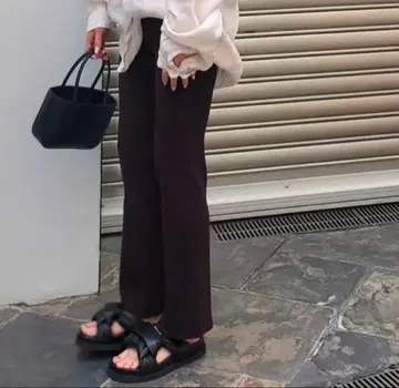 lui jewelry 루이 주얼리 니트 팬츠 다크 브라운 플레어