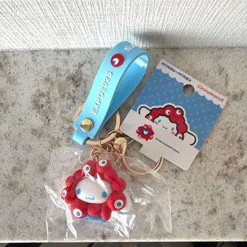 미야쿠미야쿠 x 산리오 키링 ( 시나몬 )