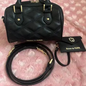 Maison de FLEUR 퀼팅 보스턴 S백 패스 케이스 새상품