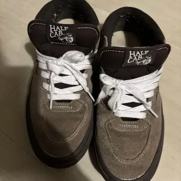 VANS 하프캡 카모 패턴 스니커즈