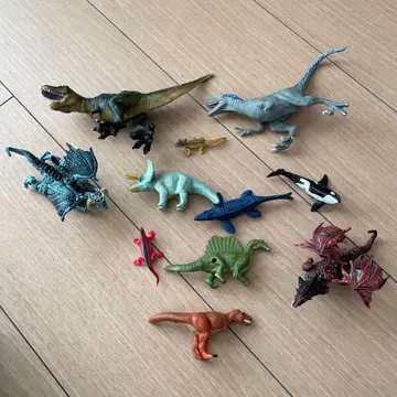공룡과 해양 생물 피규어 세트 111개