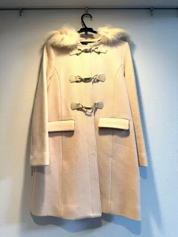 L'EST ROSE 탈부착 가능 퍼 롱 코트