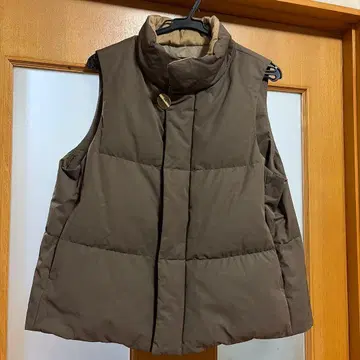 팔라스 팰리스 다운 베스트 스탠드 카라