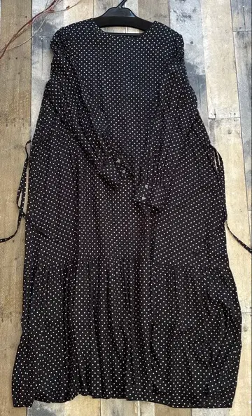 변형 도트 롱 원피스 [ 디노스에서 구매 ]