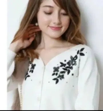 택 포함 새상품 Apuweiser-riche V넥 긴팔 가디건