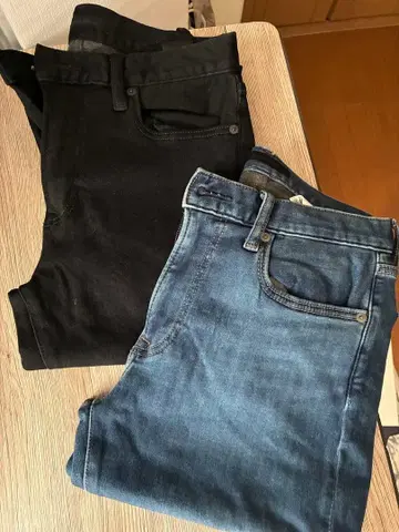 유니클로 히트텍 데님 팬츠 세트 블랙과 파랑