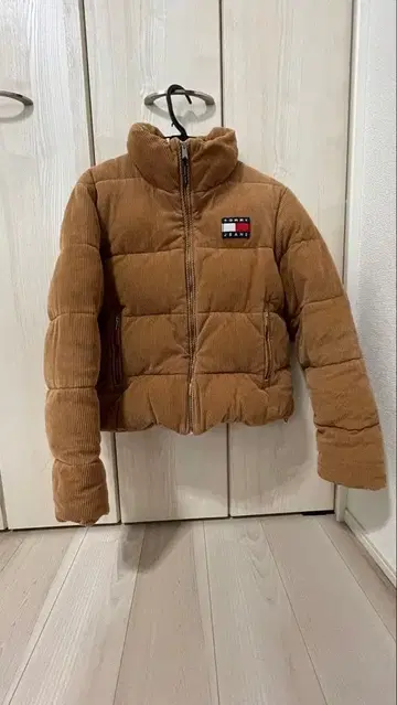 TOMMY JEANS 베이지 코듀로이 다운 자켓 M