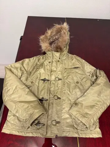 카키 퍼 포함 밀리터리 자켓