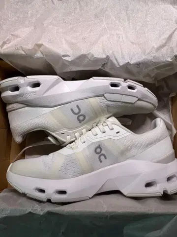 ON CLOUDPULSE 화이트 여성용 23.5cm