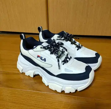 FILA 통굽 스니커즈 화이트/네이비