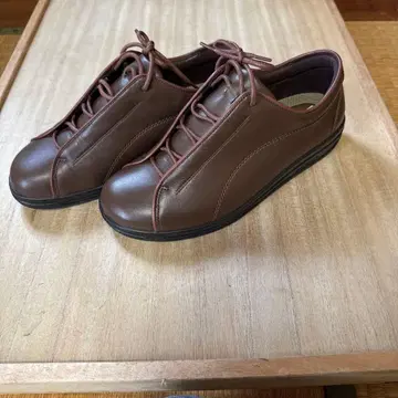 브라운 가죽 스니커즈 23.5 EEE 브라운 새상품 가죽 ECCO