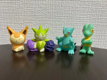 색이 다른 포켓몬 키즈 4체 세트 에네코 로젤리아 주카이 꼬모리