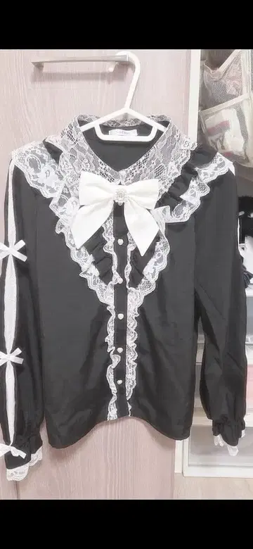 노에미 블랙 레이스 셔츠