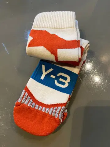 Y-3 기하학 패턴 삭스 미사용