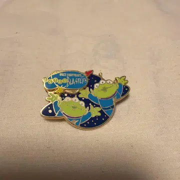 버즈 라이트이어 아스트로 블래스터 핀 배지