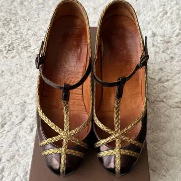 CHIE MIHRA 스트랩 펌프스 37