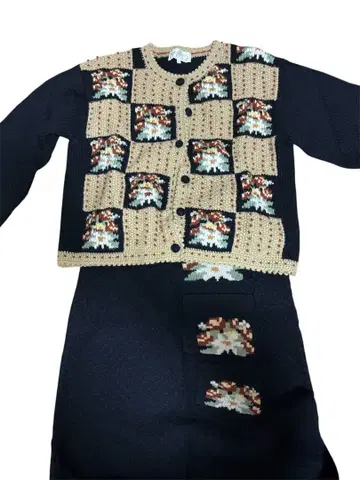레트로 자수 니트 셋업 (가디건+스커트) 꽃무늬 빈티지풍