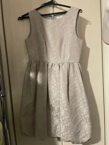 슬리브리스 원피스 결혼식