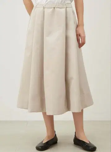 Mila Owen 본딩 플레어 스커트