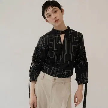 KnuthMarf shirring sleeve pattern blouse