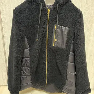 Glitzern 보아 x 충전솜 도킹 후드 코트 블랙